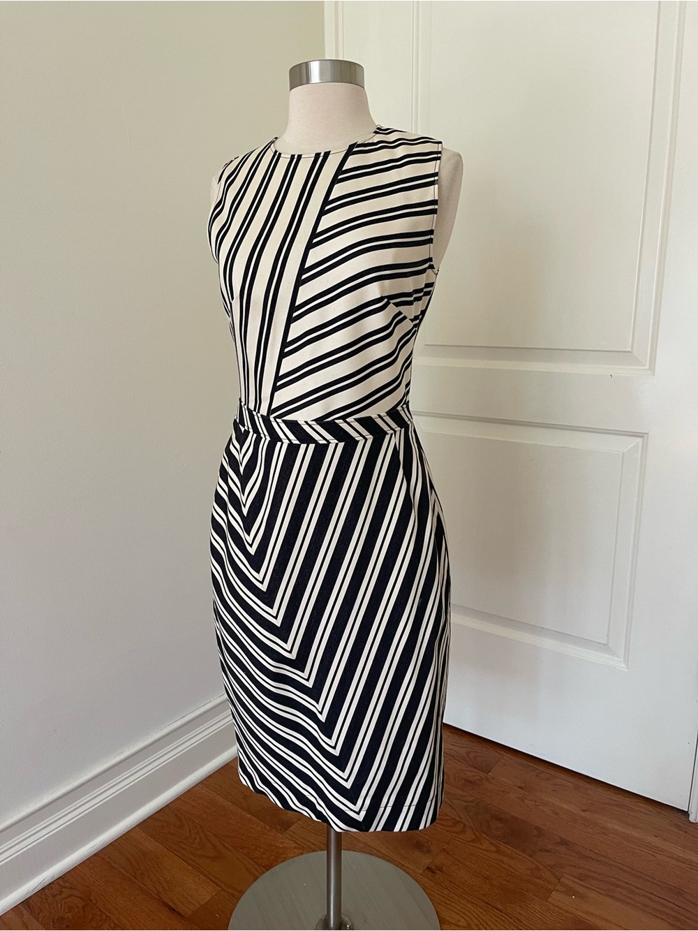 Altuzarra dress Sleeveless Black & White Striped Sheath Dress Sz 38